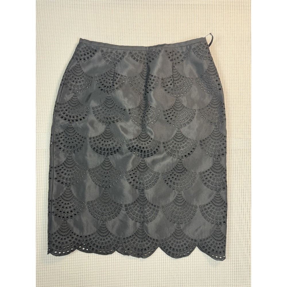 Sharagano Silk Blend Eyelet Skirt Size 4 Black Scalloped Hem Knee Length